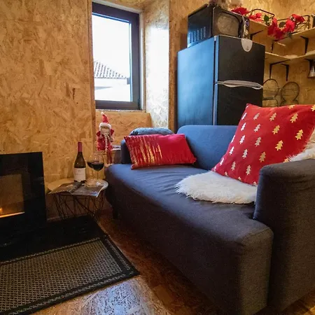 Casinha Do Corvo Apartment *