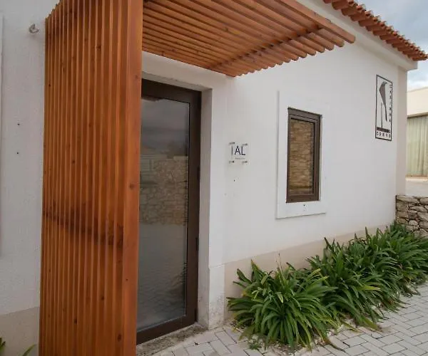 Casinha Do Corvo Apartment *